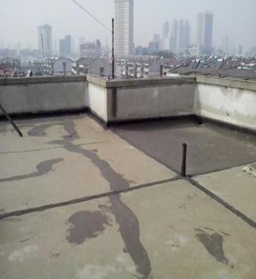 密山漏水维修 楼顶漏水是什么原因，楼顶漏水维修方法是什么?